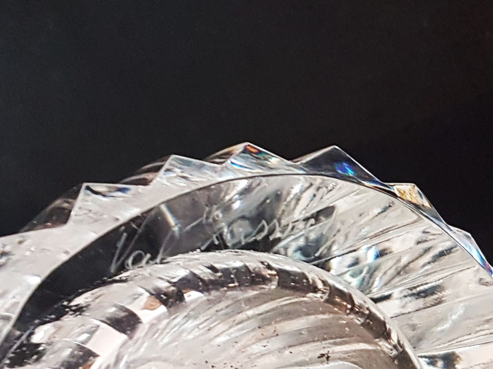 Vase rouleau en cristal taillé Val Saint Lambert