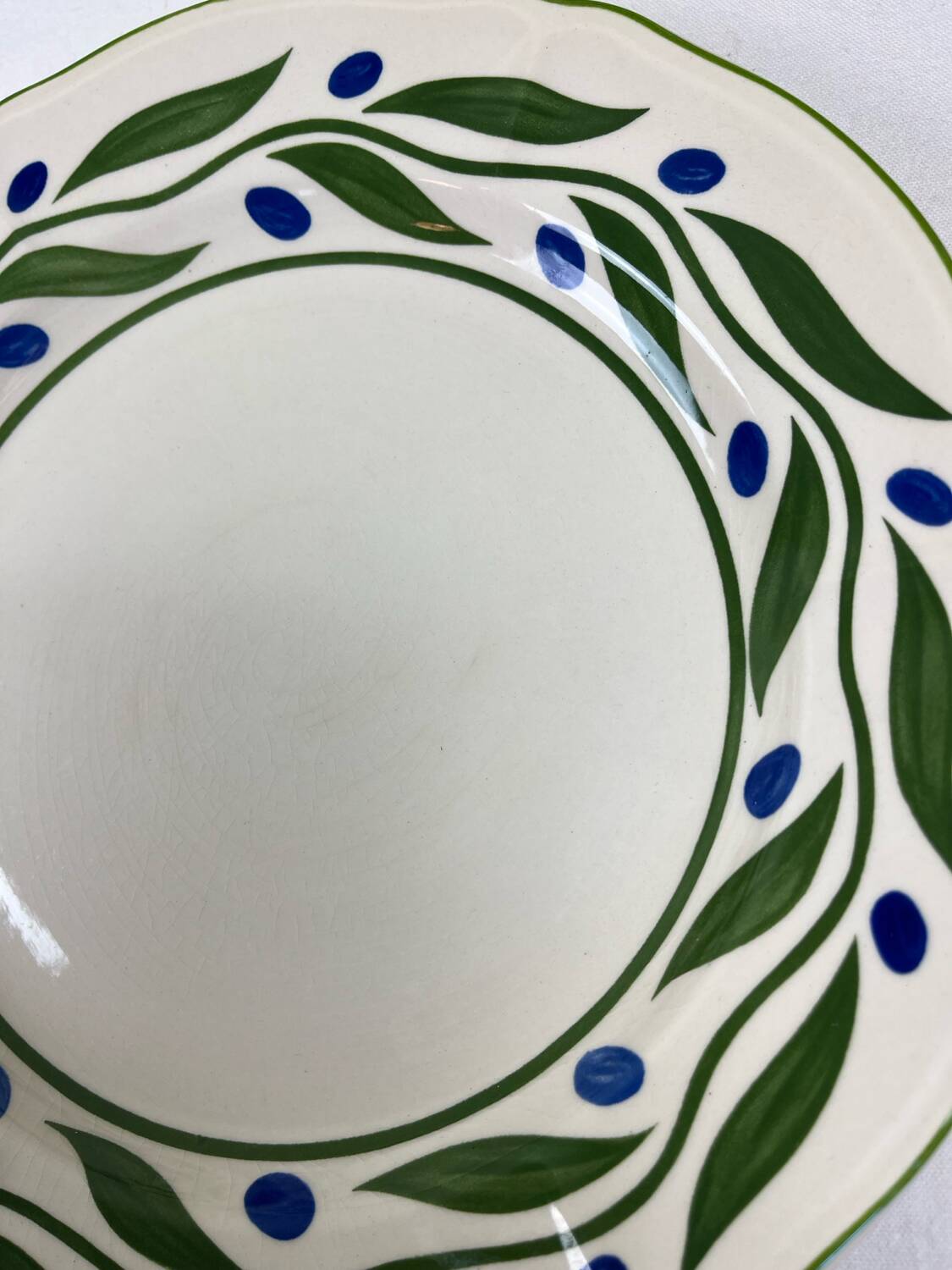 6 decorated dinner plates