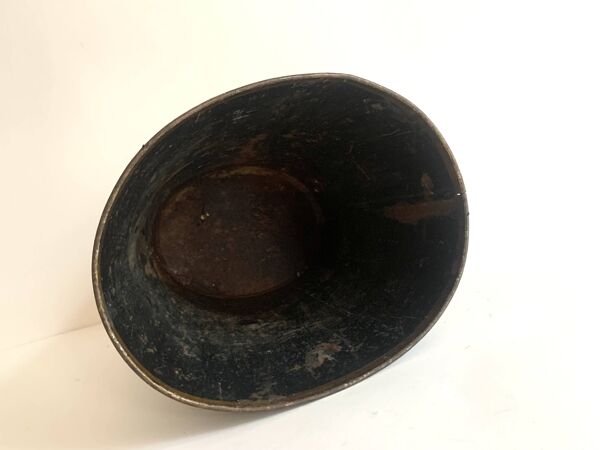 Corbeille à papier Napoléon III en tôle noire et fleurs peintes, 19e siècle