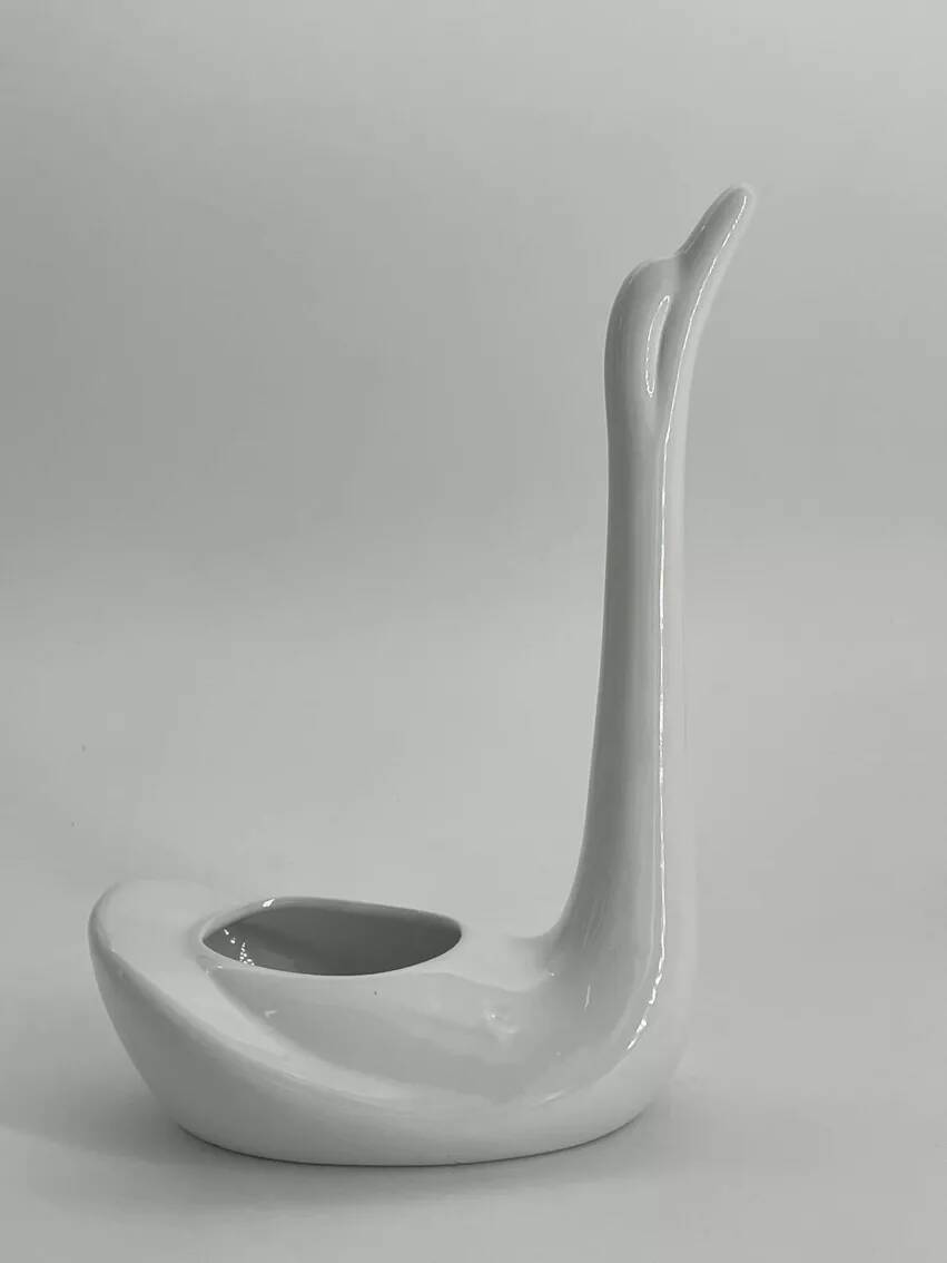 Cache pot en céramique en forme de cygne