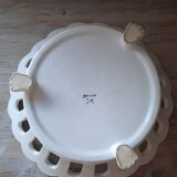 Openwork ceramic basket with feet