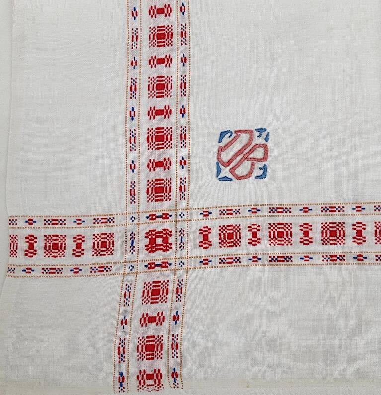 antique red and white table service "DB" tablecloth 1.55m x 2.20m and its 12 napkins