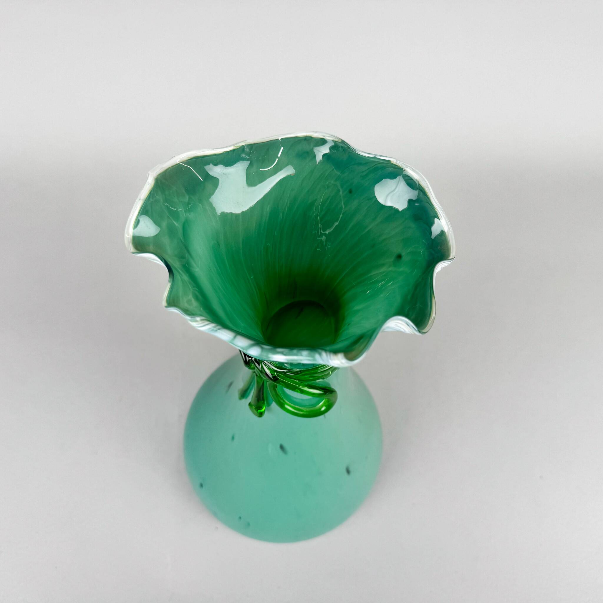 Vase en verre artistique fait main des années 1970