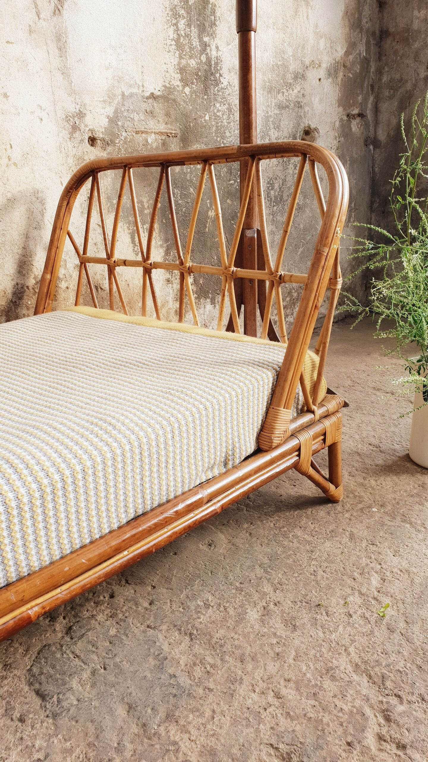 Rattan bed bench