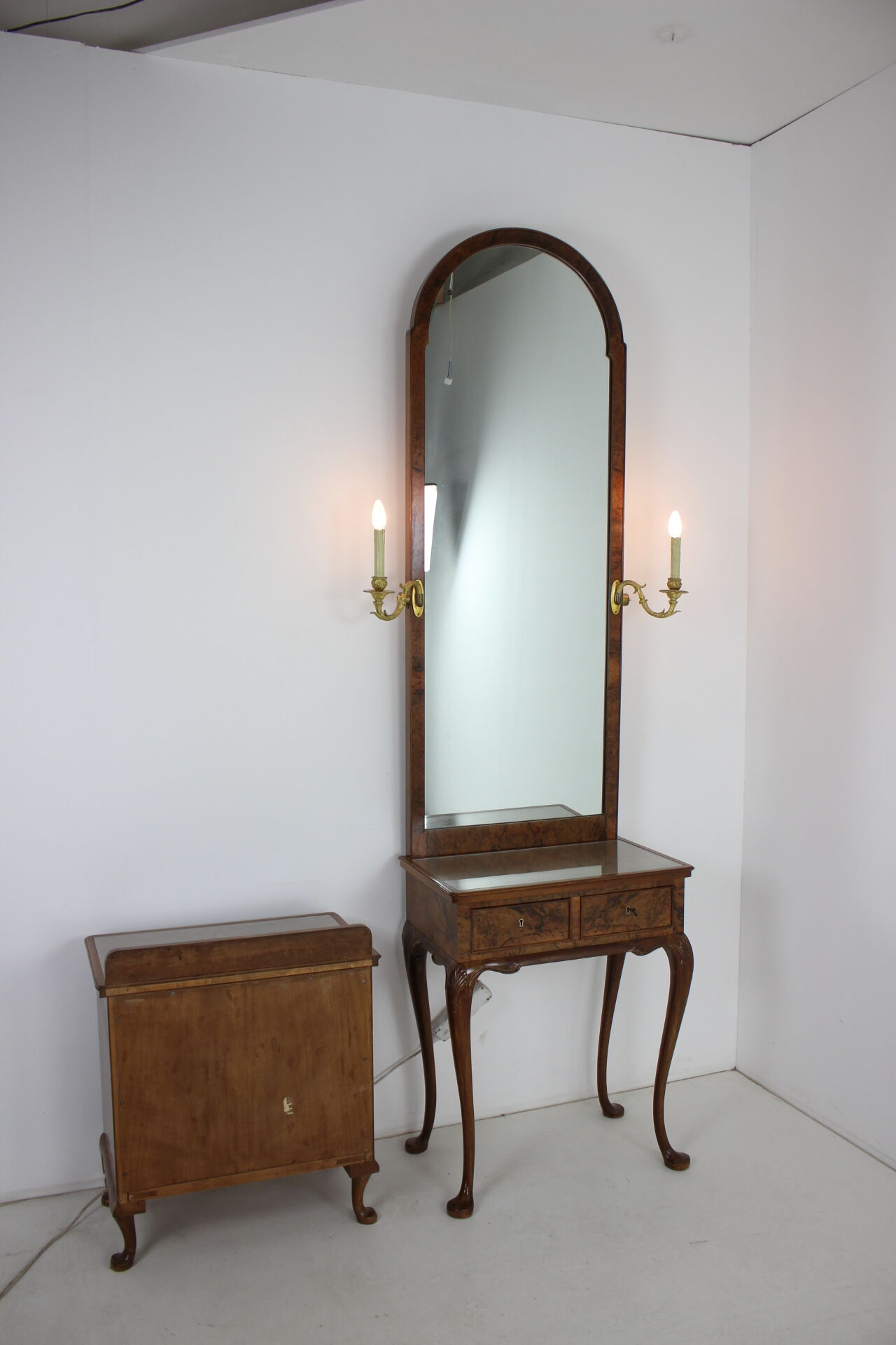 Vanité de maquillage antique avec cabinet, Tchécoslovaquie, 1920