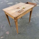 Desk table