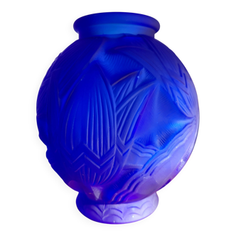 Vase art déco en persglas bleu givré, « Les nénuphars » Pierre D'Avesn