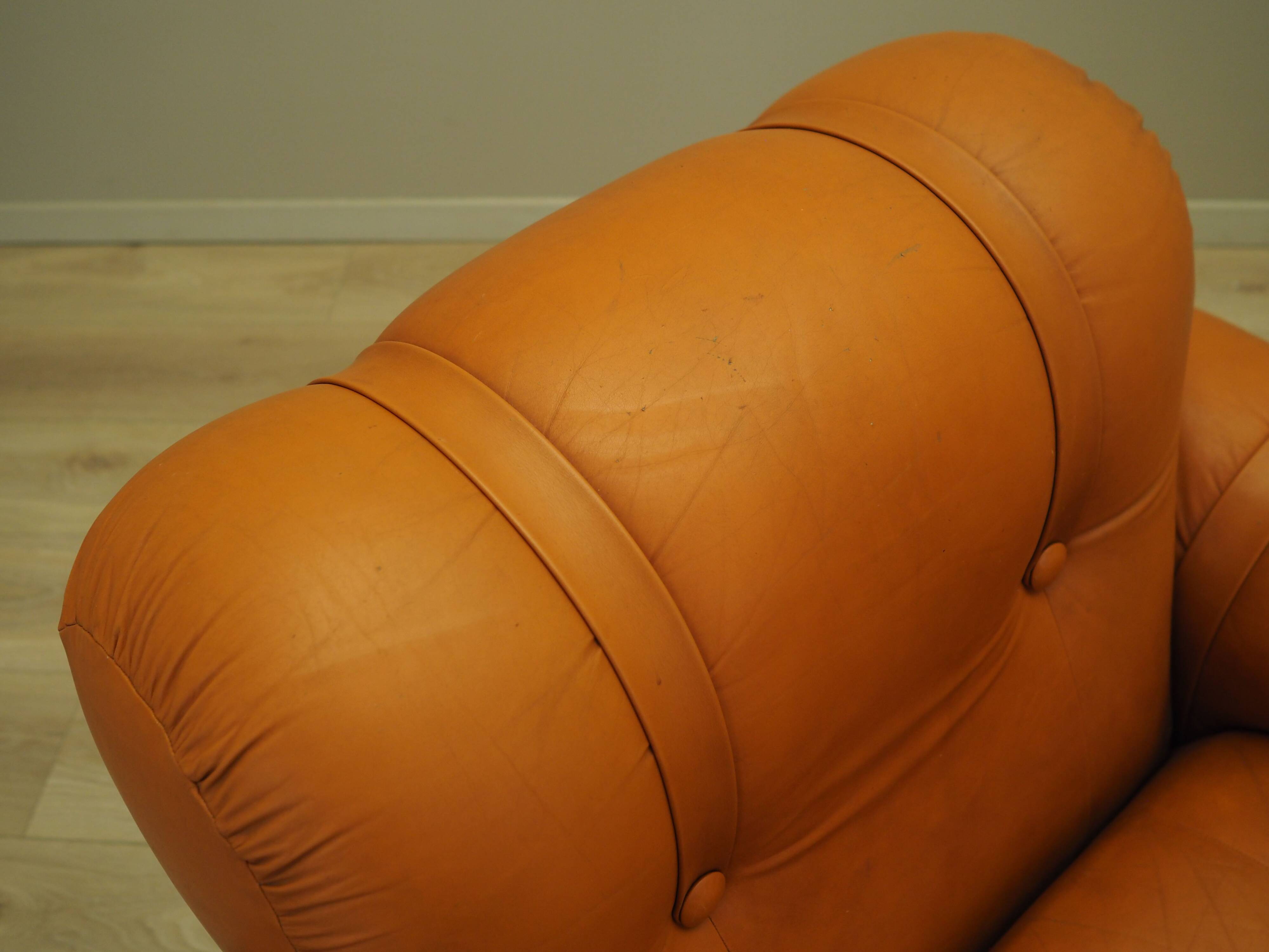 Ensemble de fauteuils orange, design Space Age, années 1960, production : Italie