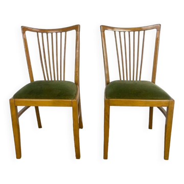 Pair of slatted chairs in 1950s Scandinavian style