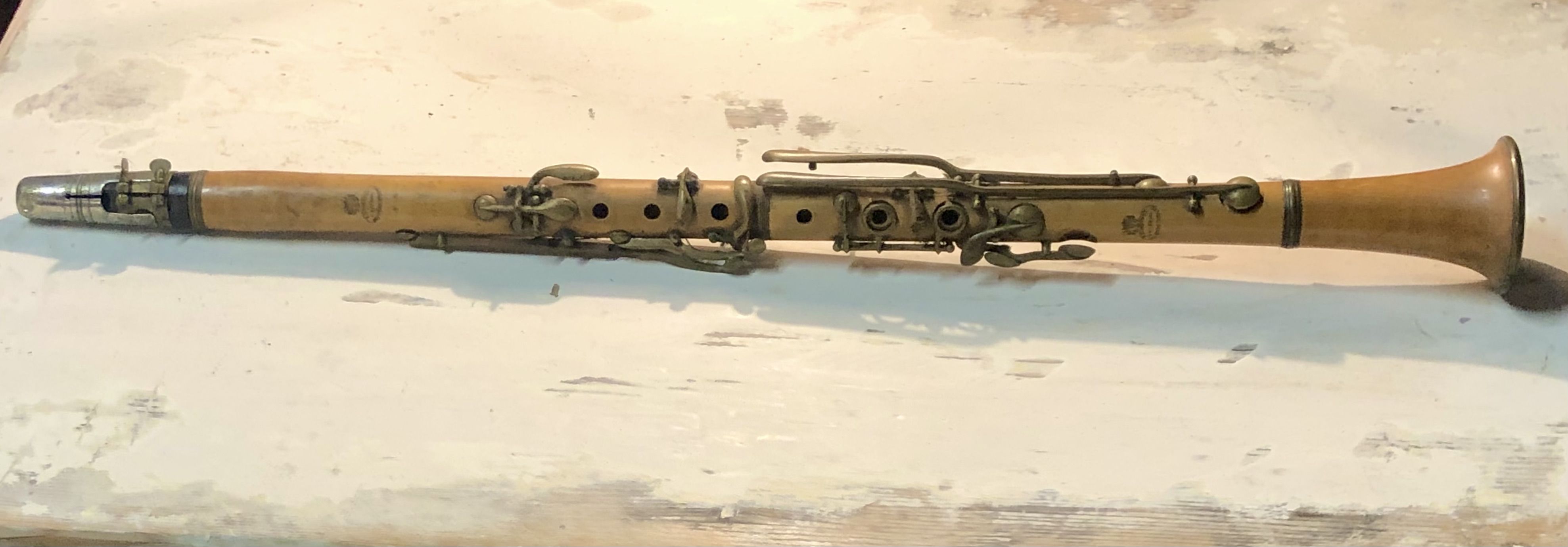 Ancient clarinet in boxwood Dupeyrat.  Allemans French manufacture 1910