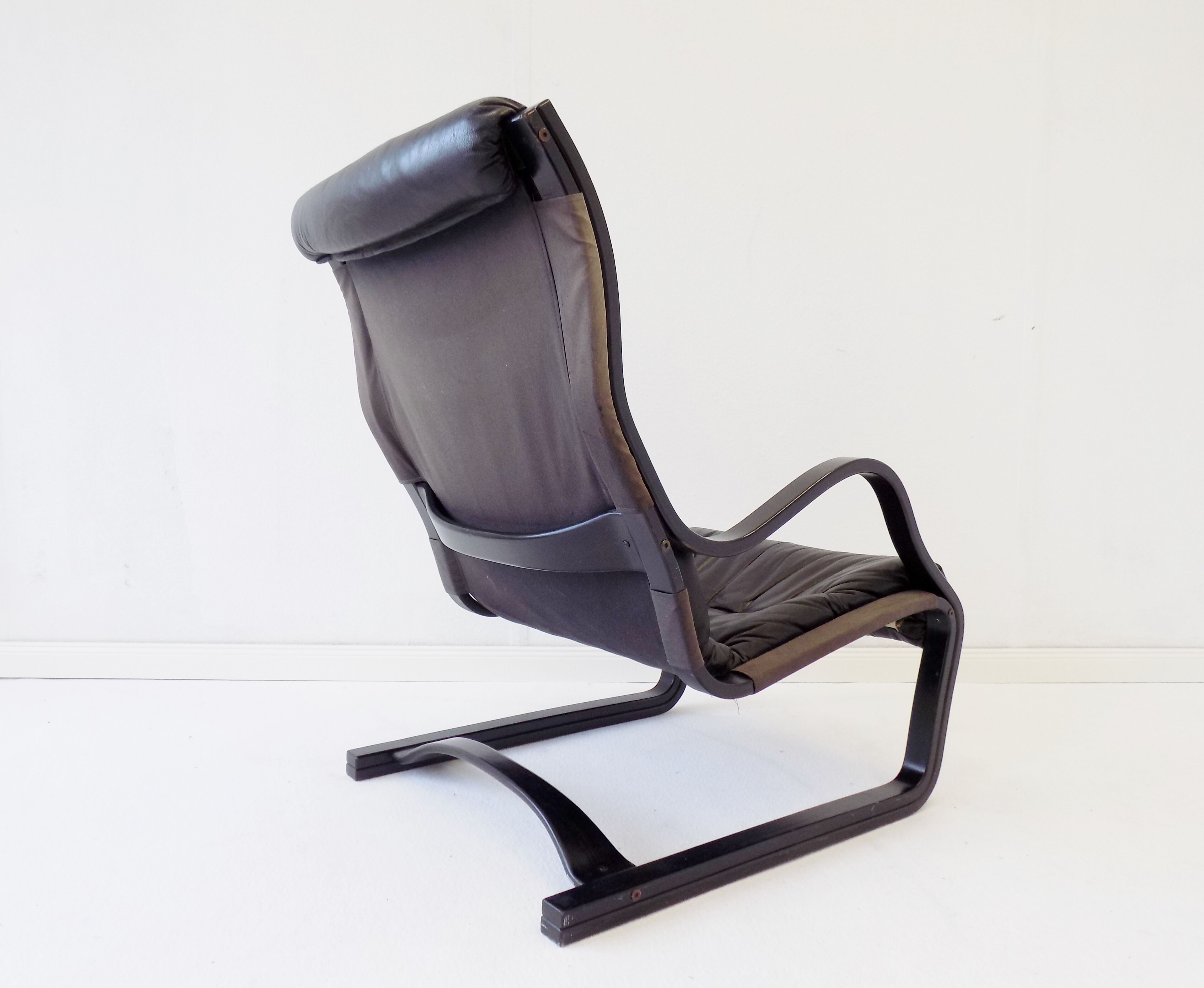 Asko Koivutaru black leather armchair by Esko Pajamies