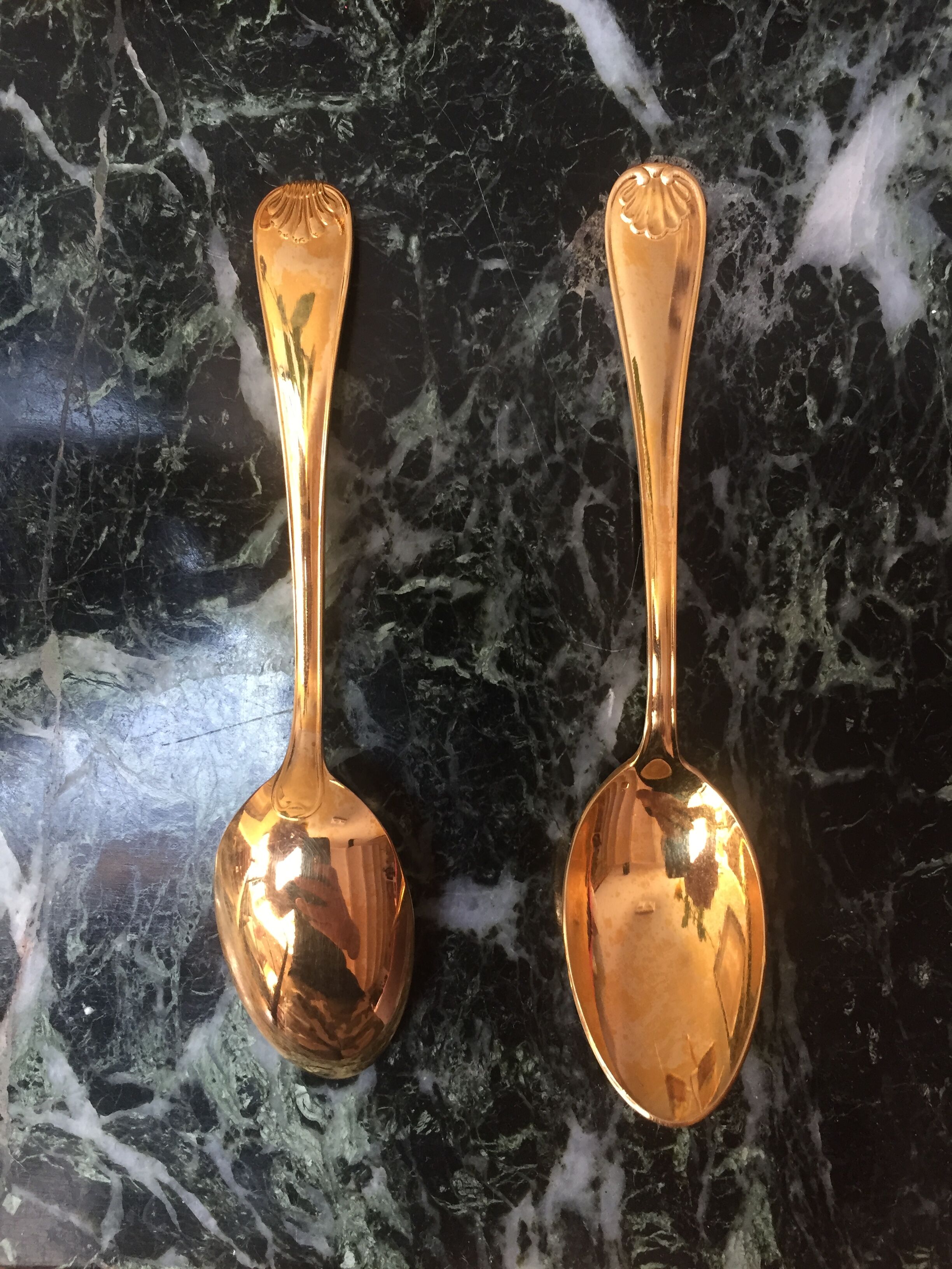 12 teaspoons - gold metal - Shell decoration - in their case