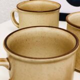 Cup in beige sleads