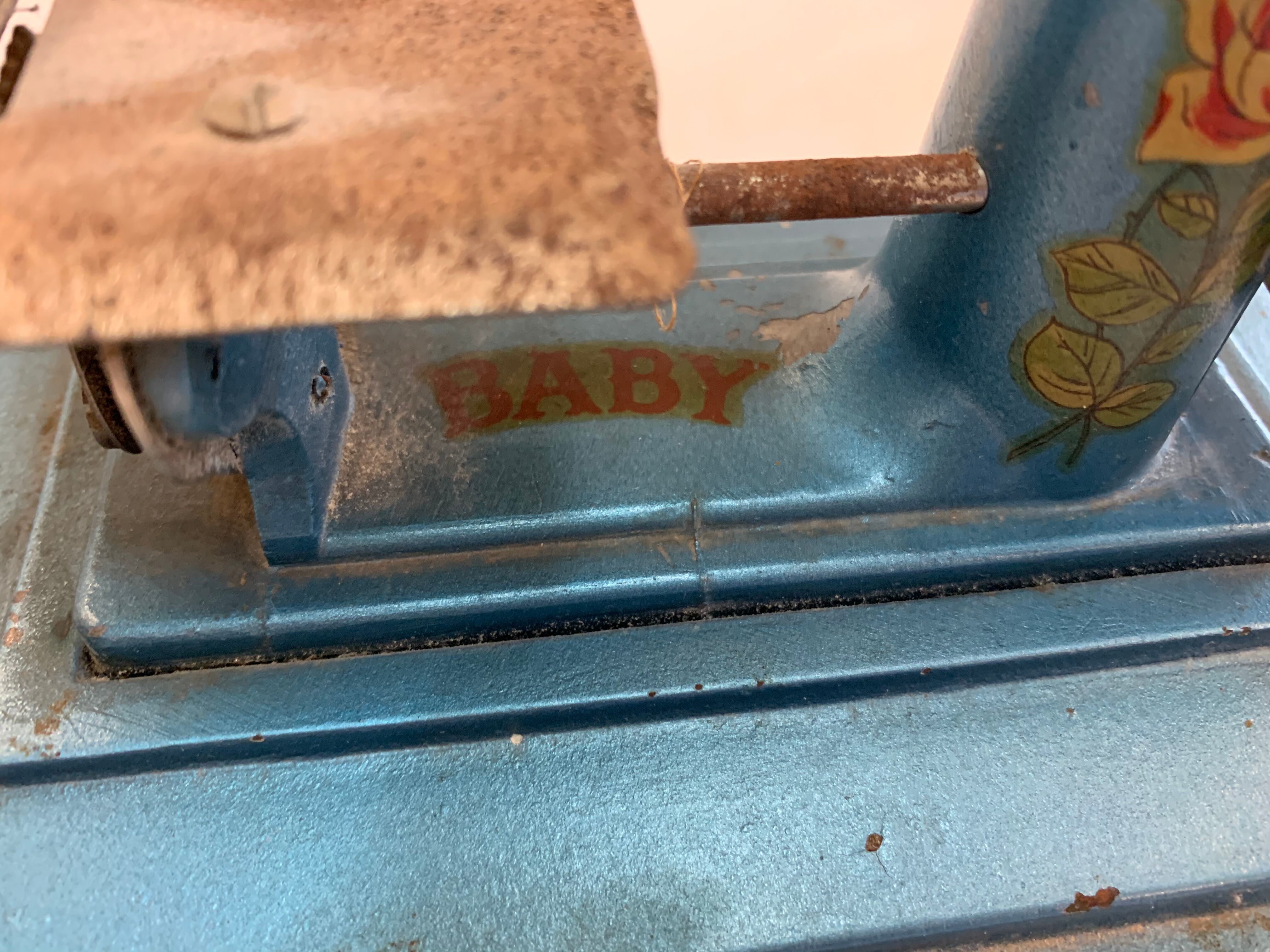 Iron doll sewing machine