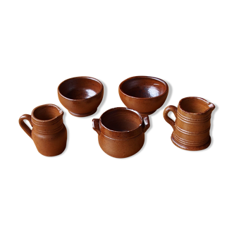 Lot of utilitarian and traditional French pots in miniature stoneware
