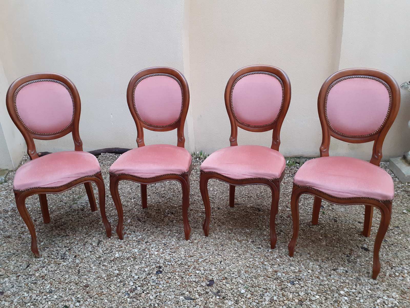 Lot de 4 chaises médaillon de style Louis Philippe