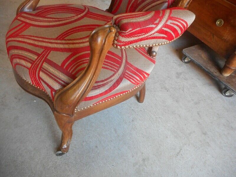 19th century Voltaire walnut armchair