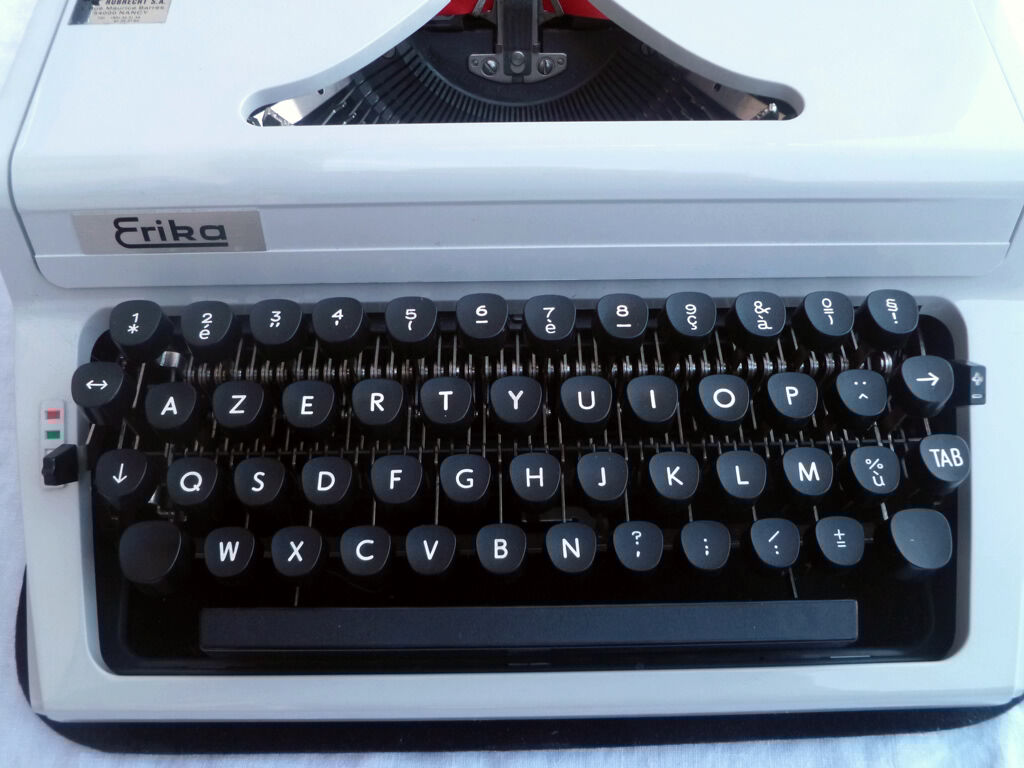 Erika 106 typewriter
