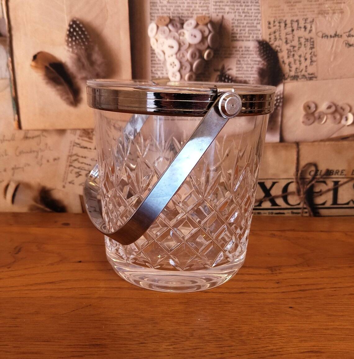 Seau à glace en verre coupé Français vintage avec poignée de transport carrée en métal argenté 4503