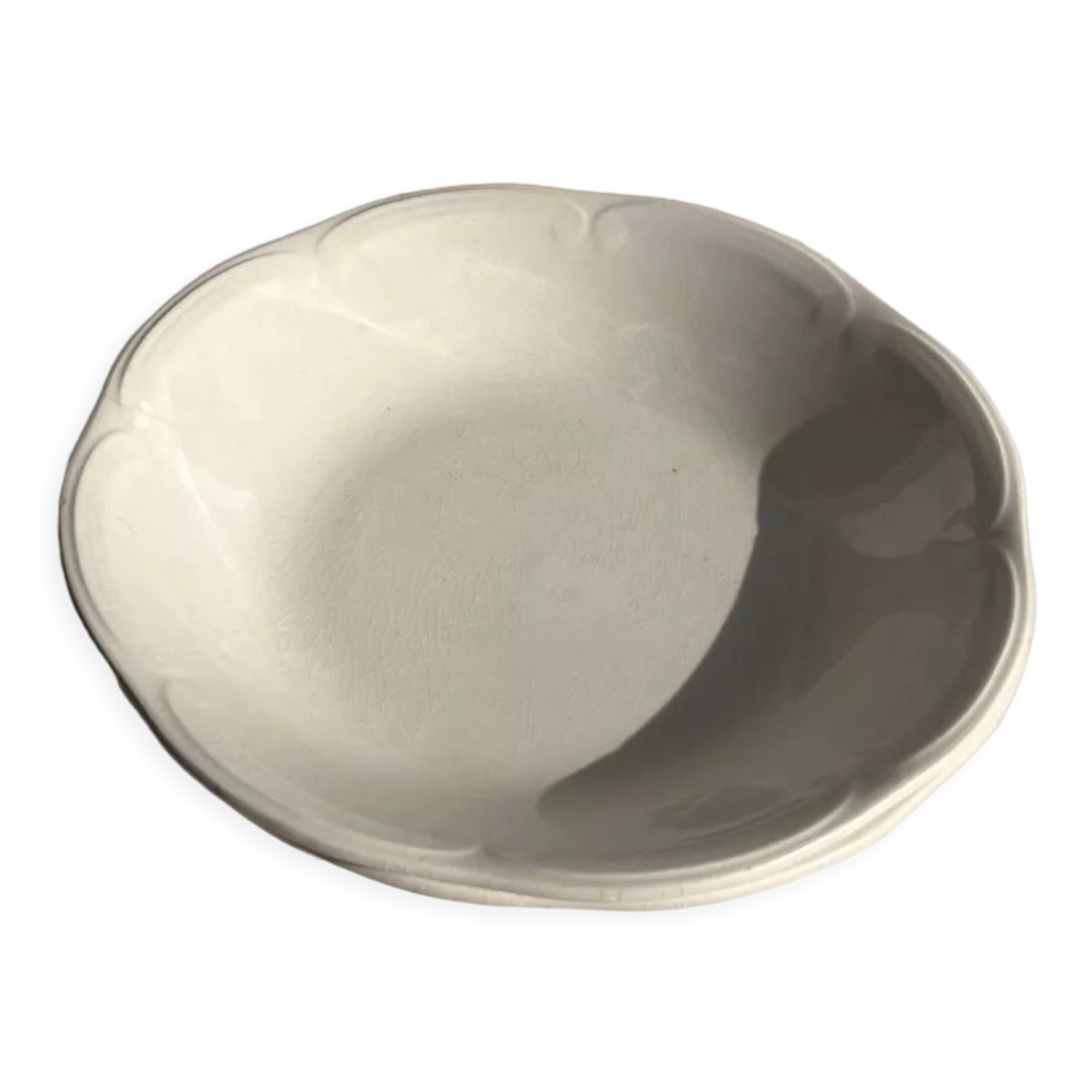 2 white hollow plates flower shape Gien D: 21,5cm