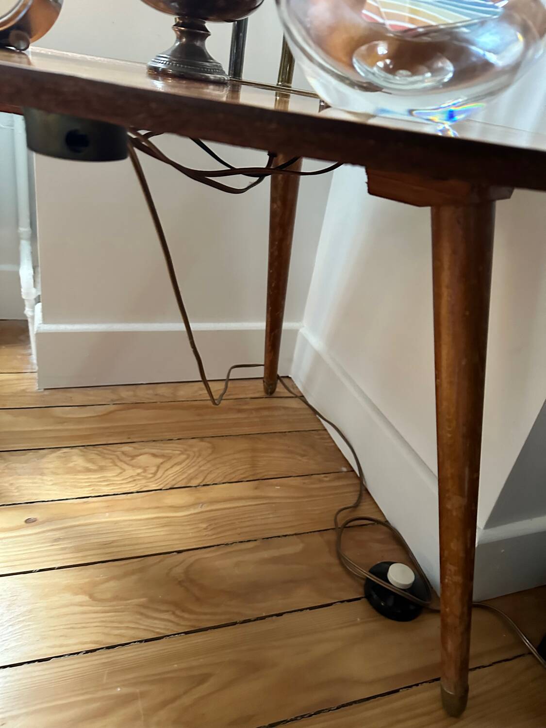 Vintage floor lamp with wooden shelf 50'