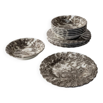 Vintage 1980s table service "The Hunter" by Myott, 11 pieces, bowls and plates in porcelain, brown and beige pattern, made in England.