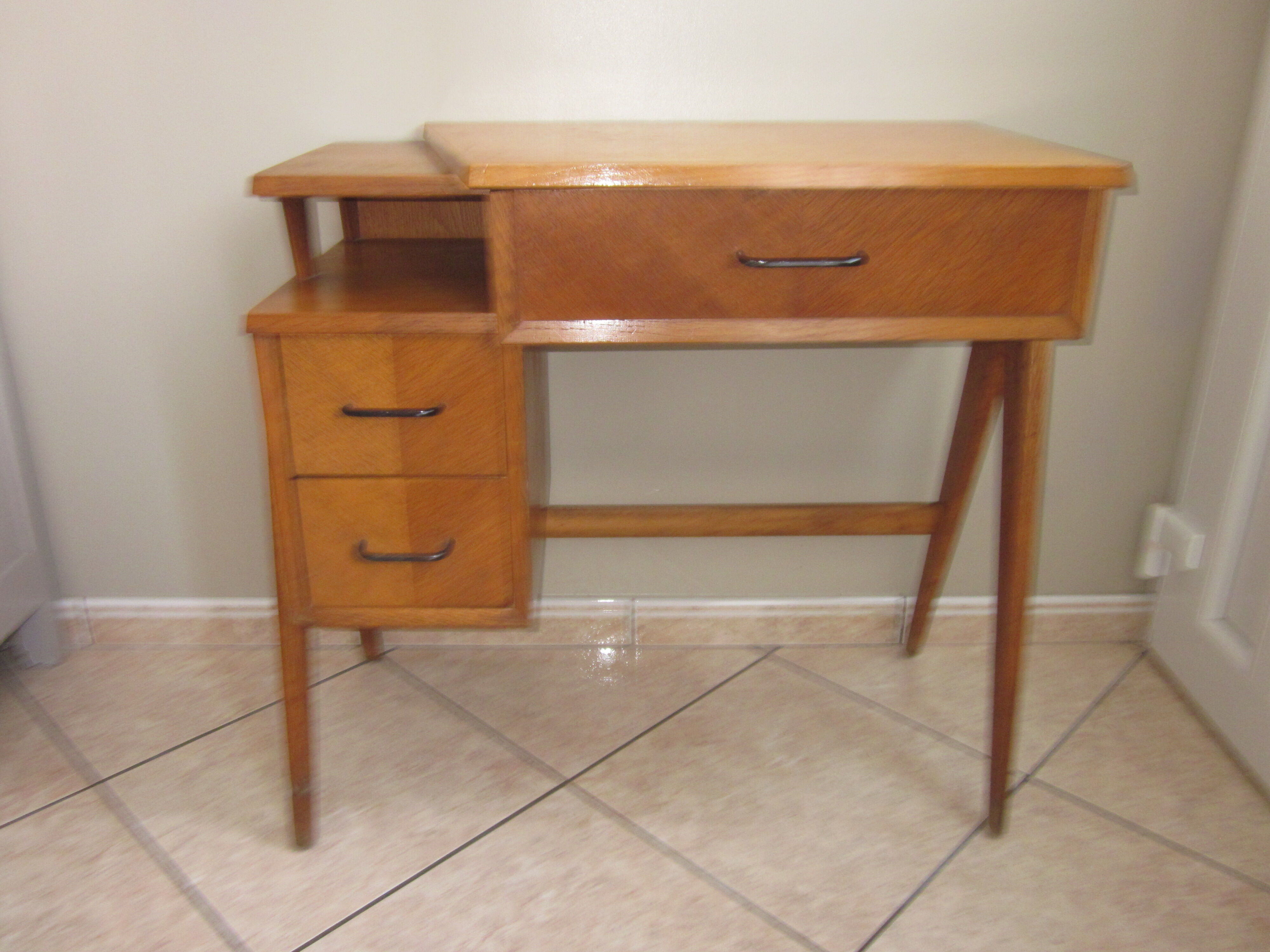 Desk vintage feet compass