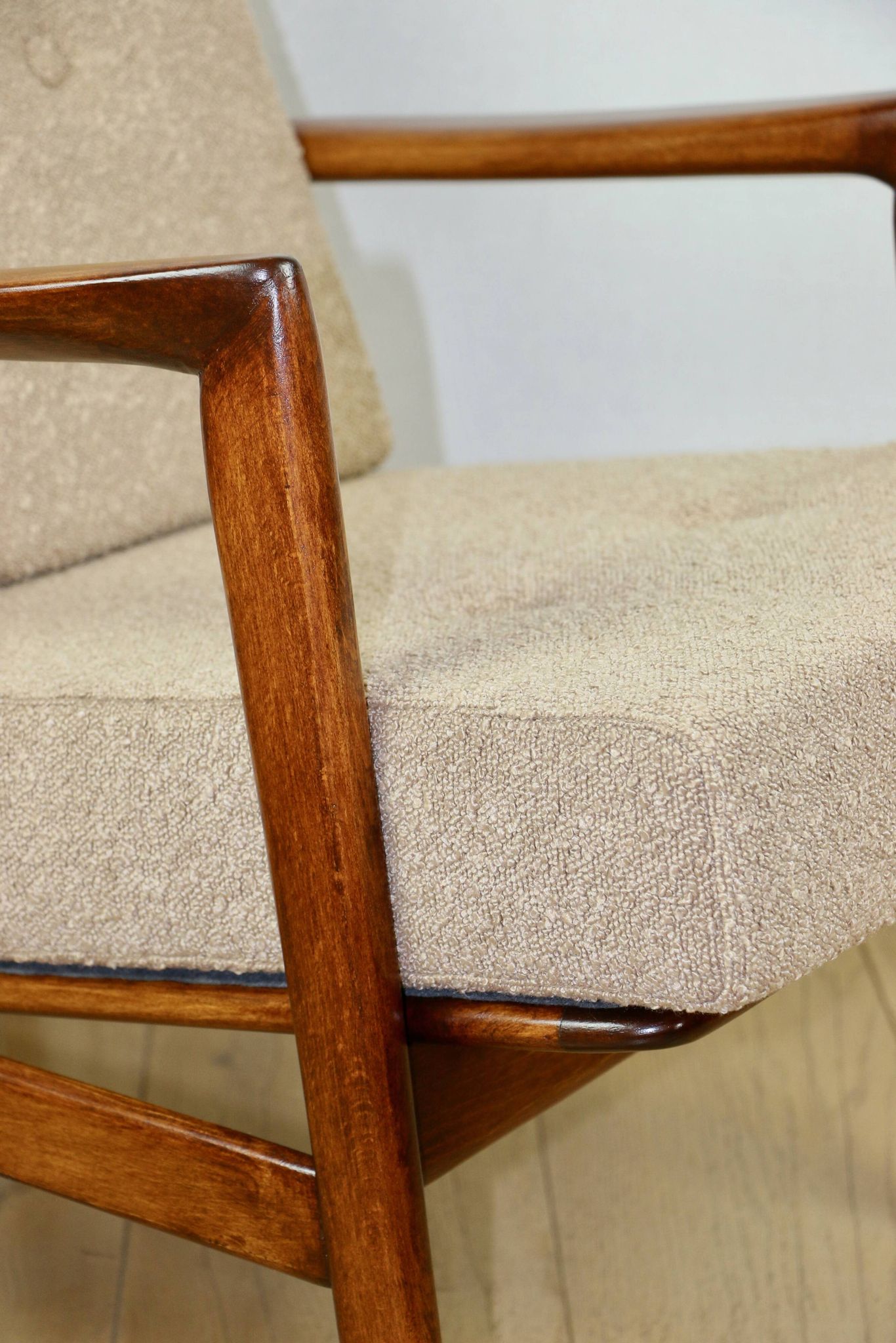 PRL armchair "Stefan" oak wood vintage beige - gold boucle - 3 pieces available