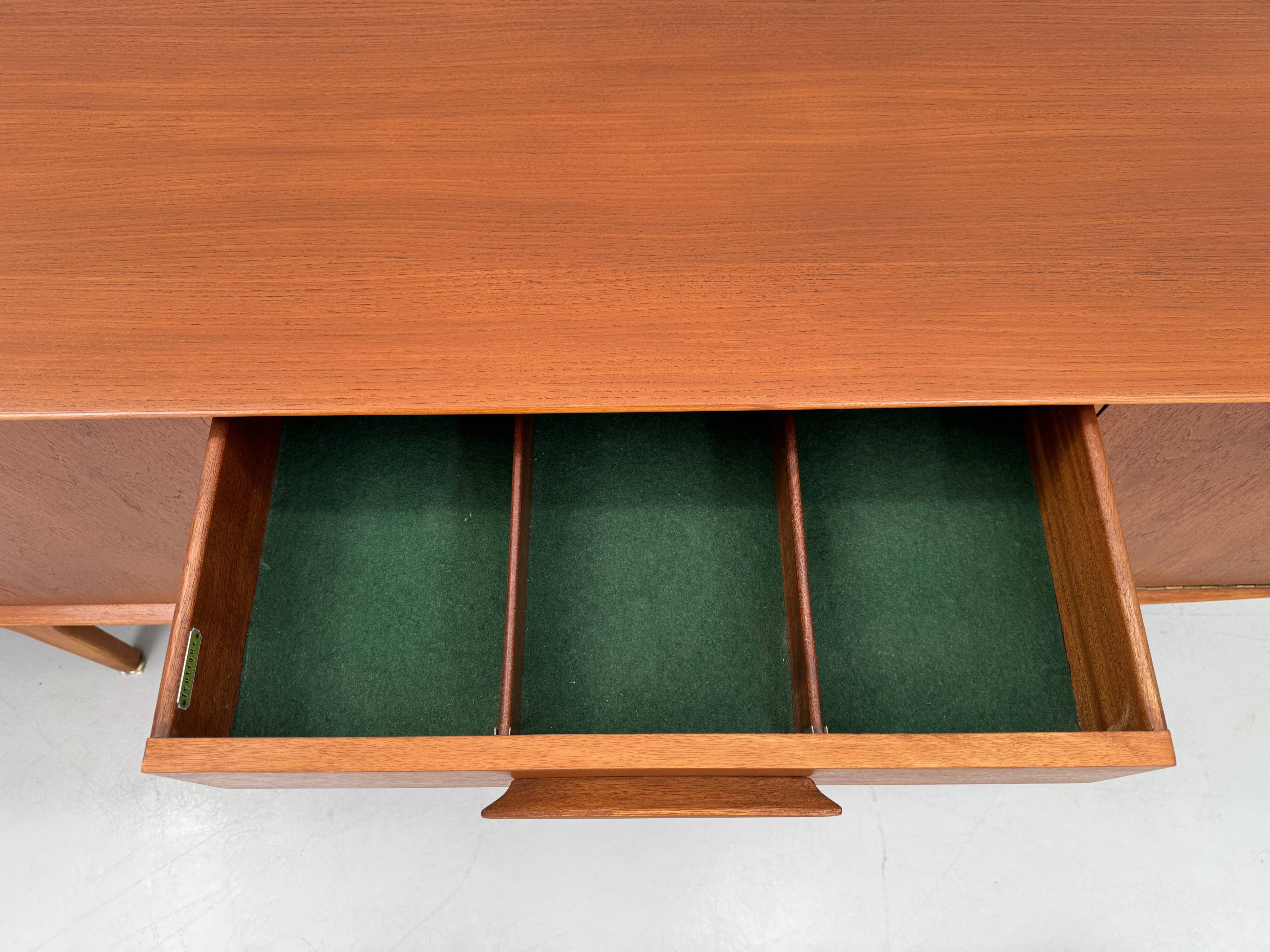 Vintage Jentique sidebord 1960's.