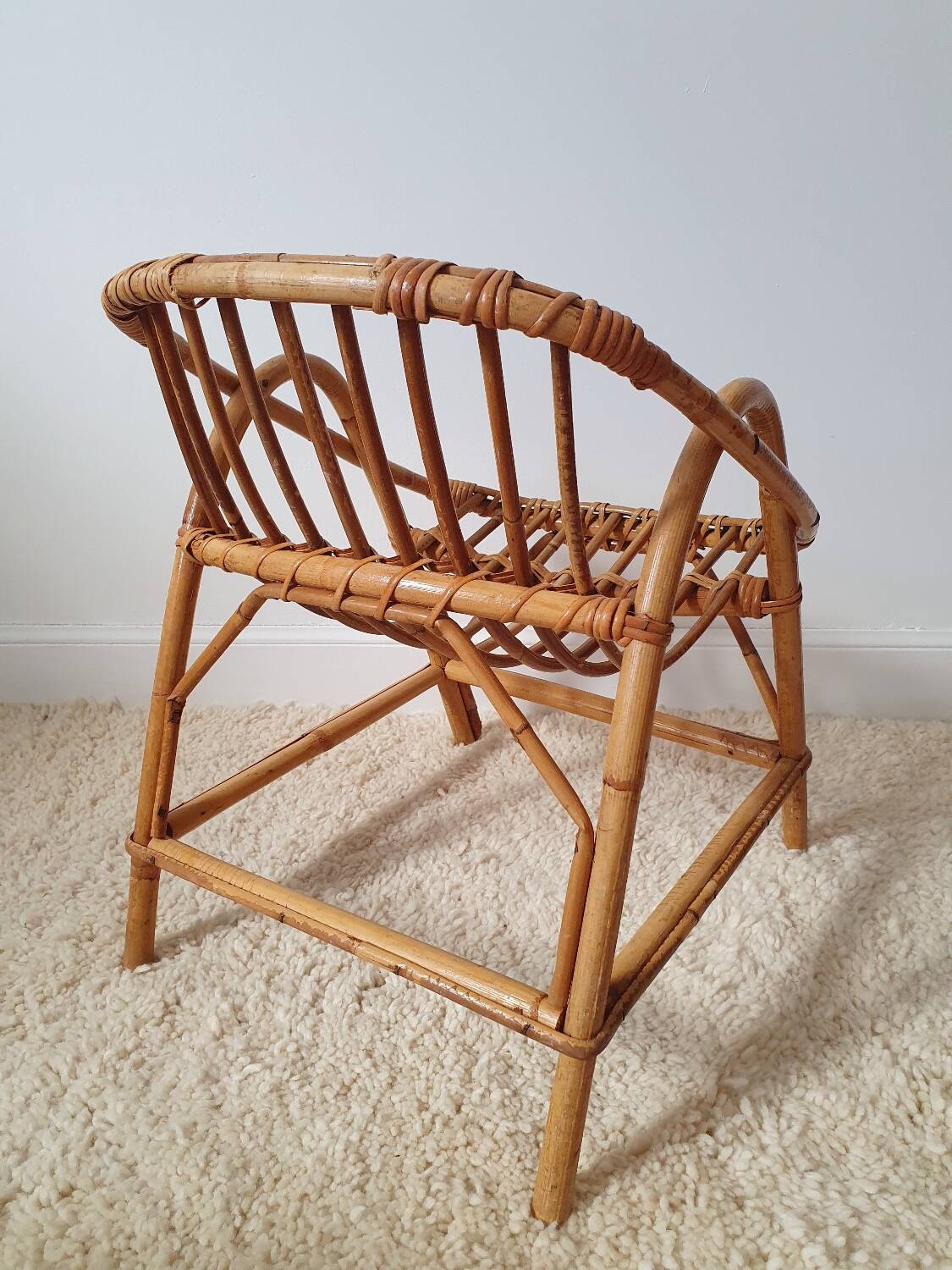 Children's rattan basket armchair