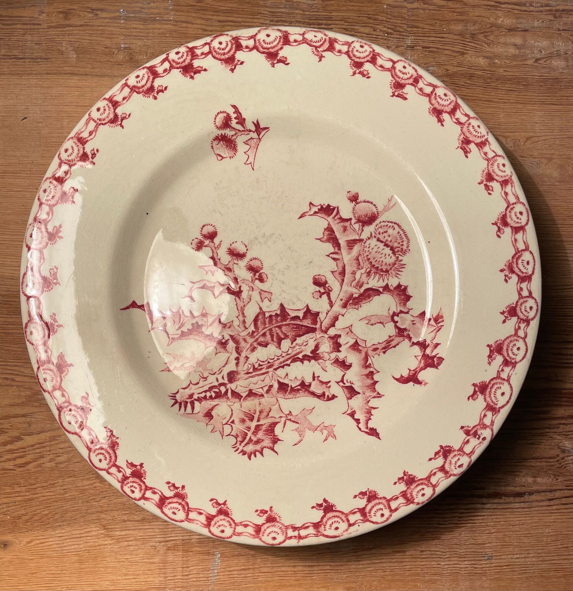 Compotier Terre de Fer XIXth opaque porcelain of Gien, model Chardons