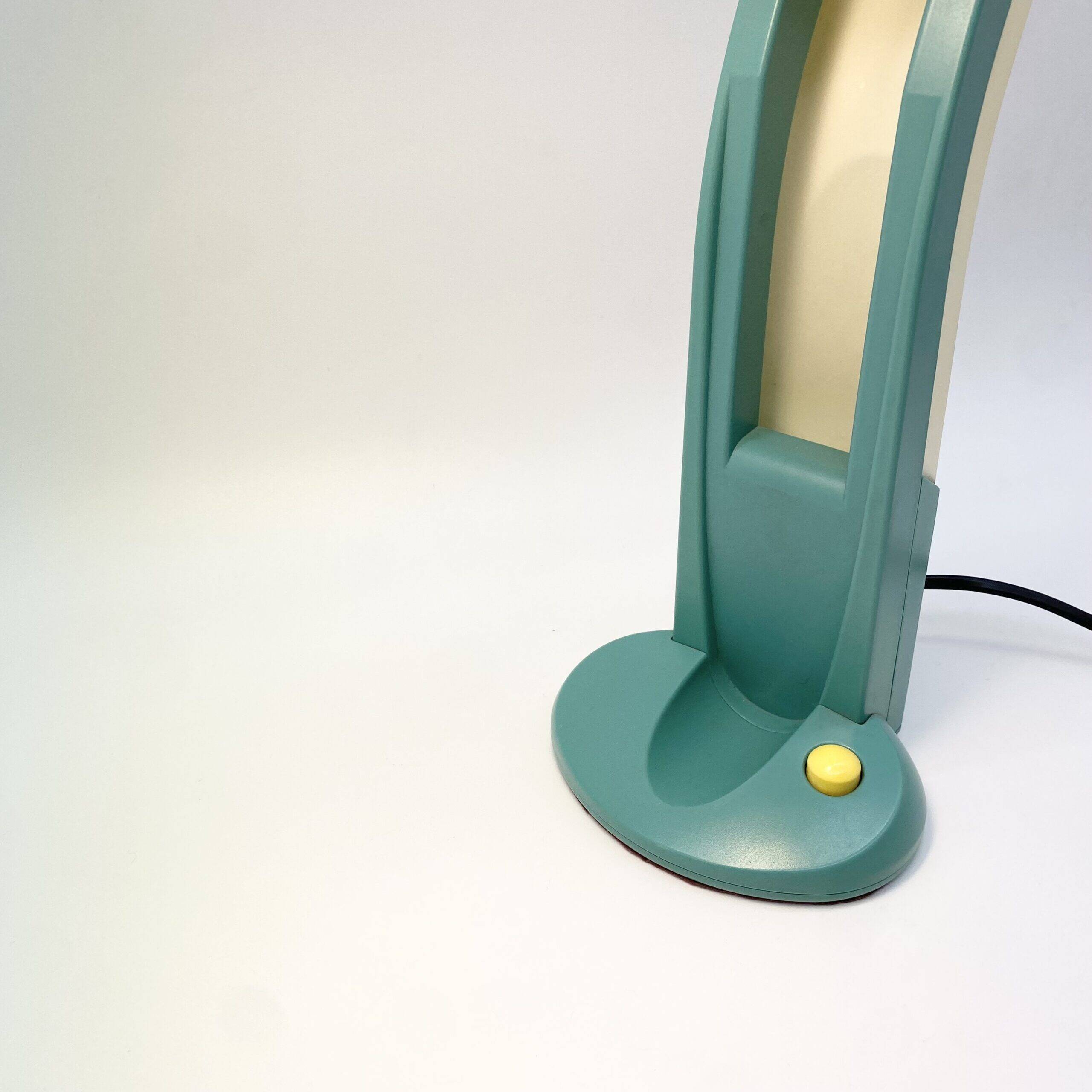 Toucan lamp "original" – H.T. Huang, Jiun Yo Co. Ltd., 1980s