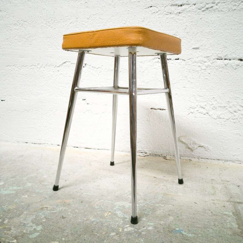 Vintage stool sitting skaï
