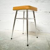 Vintage stool sitting skaï