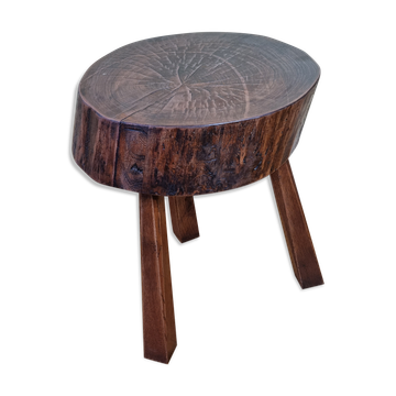 Table d'appoint brutaliste en bois massif tripode