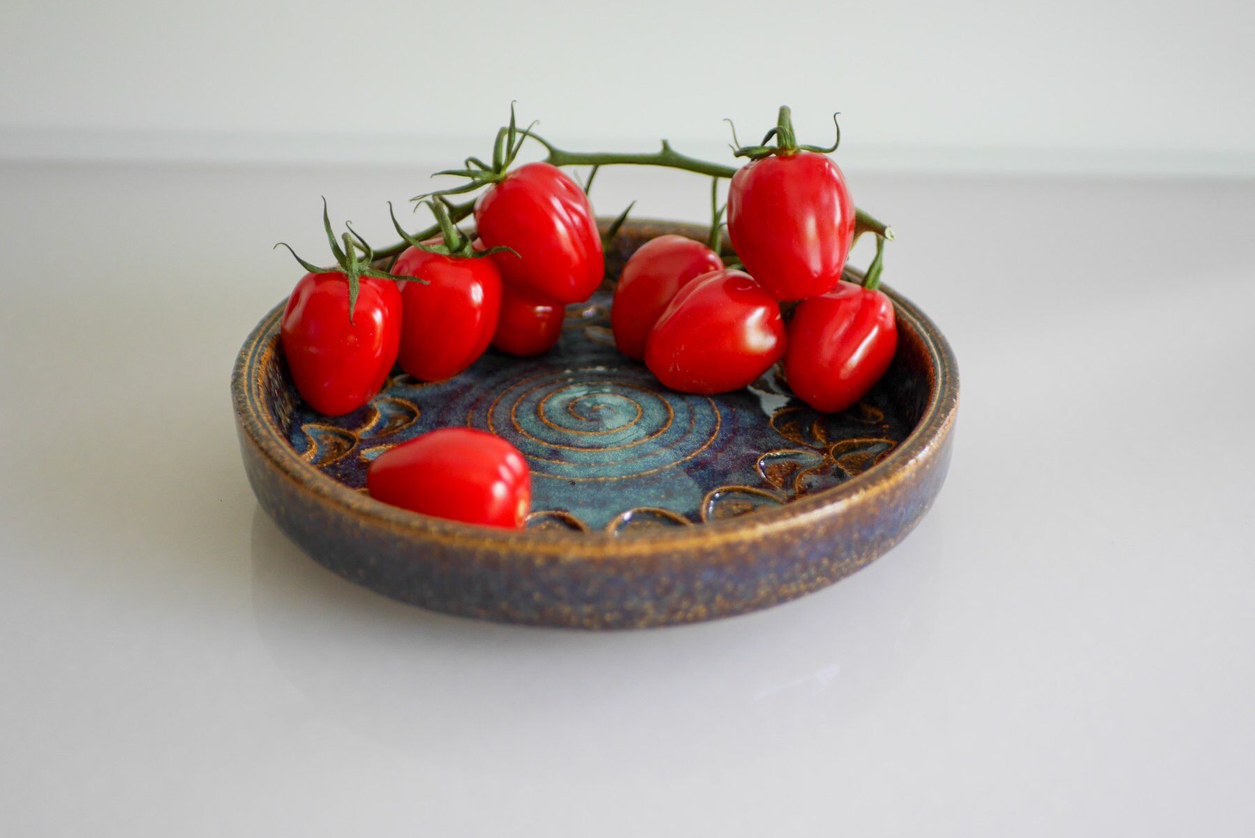 Ceramic plate in modernist art by Michael Andersen, Denmark, 1960s.