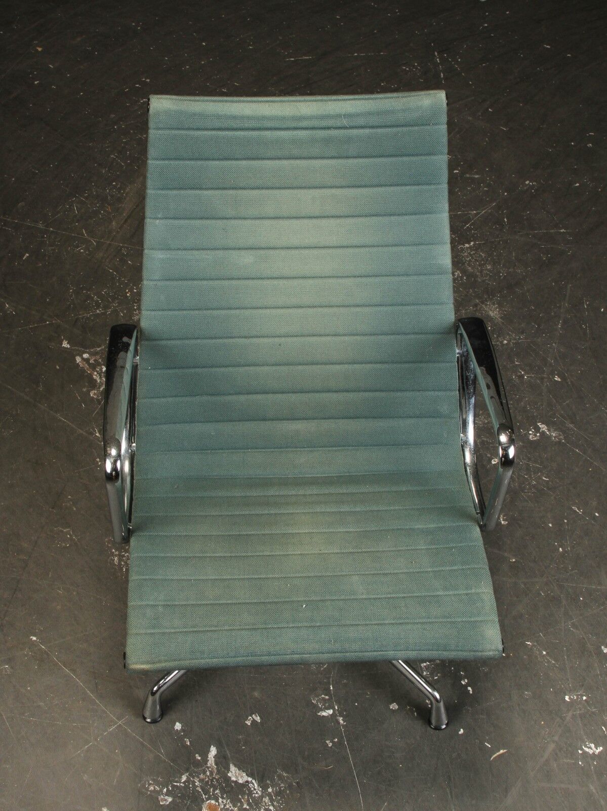 Chaise de bureau en aluminium Charles & Ray Eames