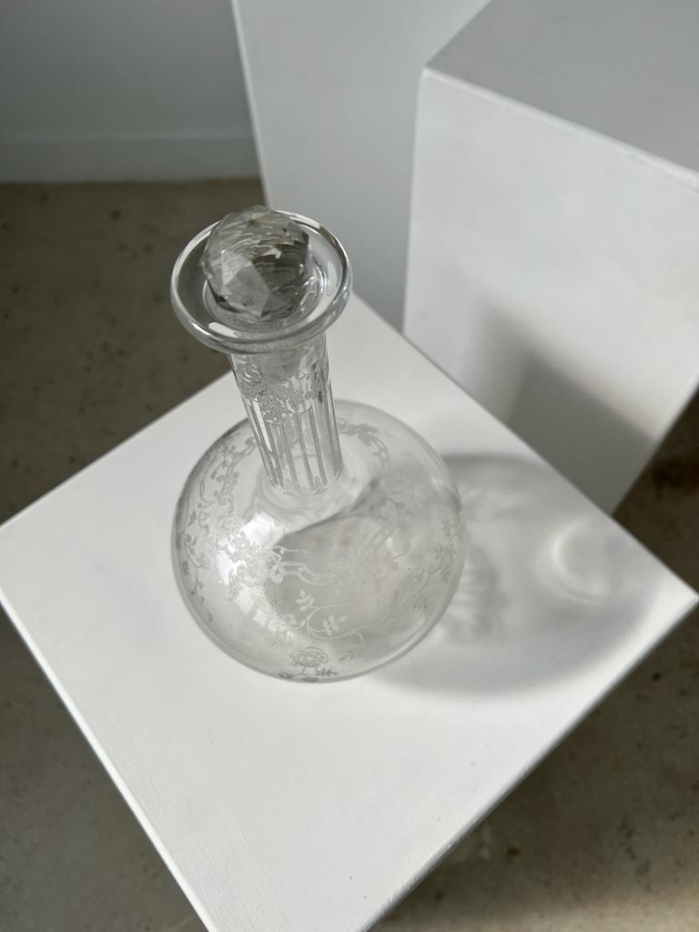 Engraved vintage wine decanter (cork reported)