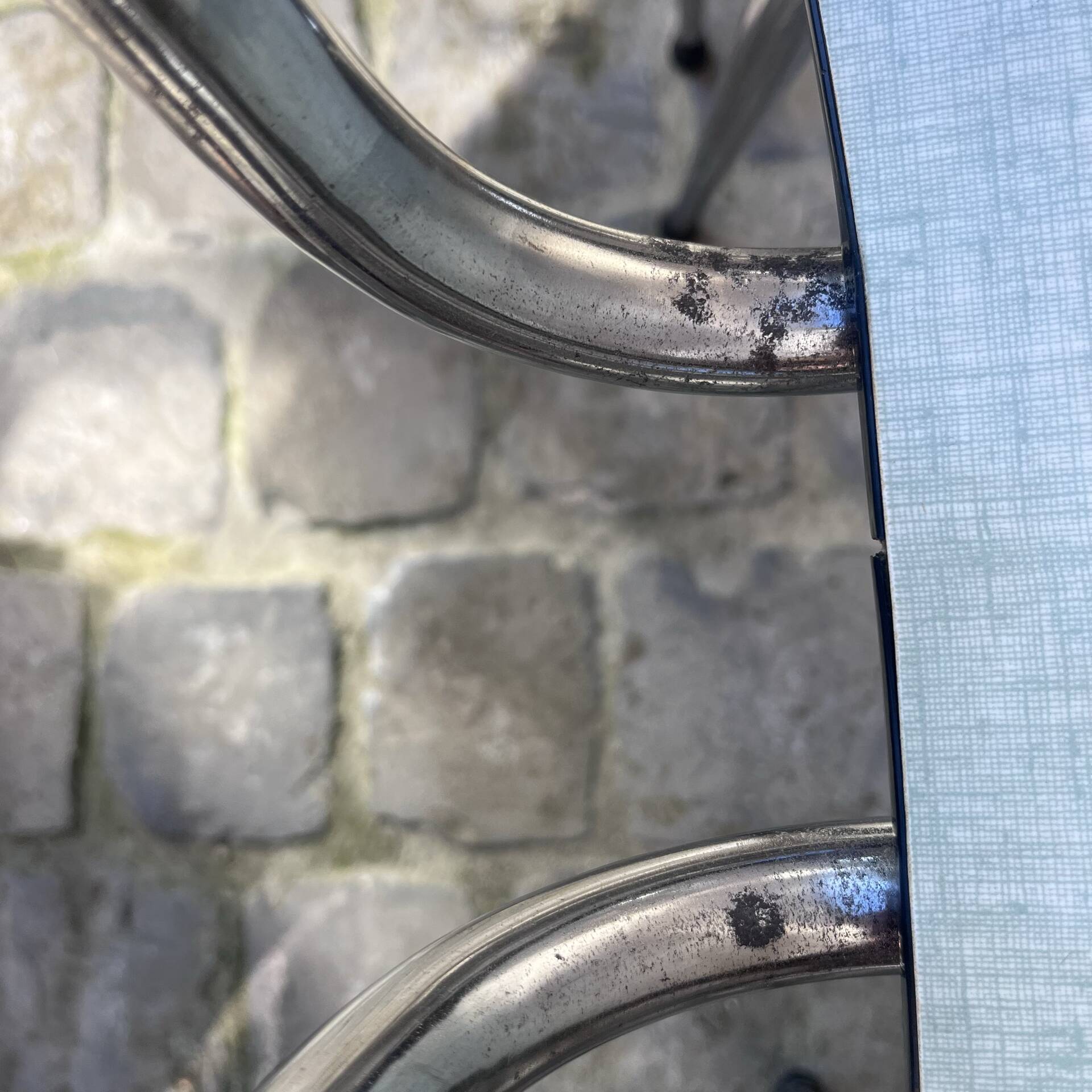 4 chaises en formica