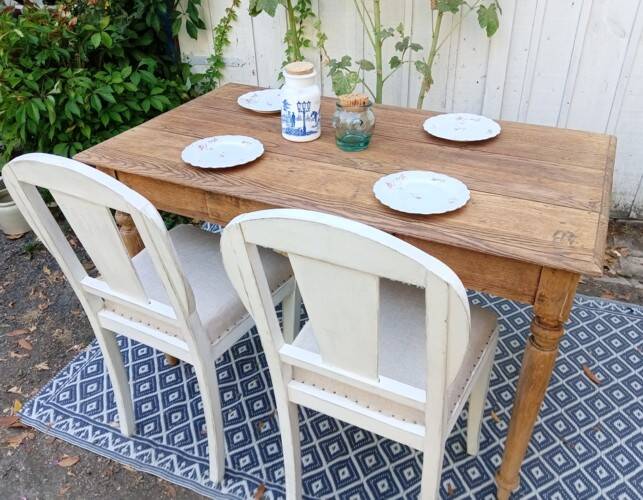 Table / desk