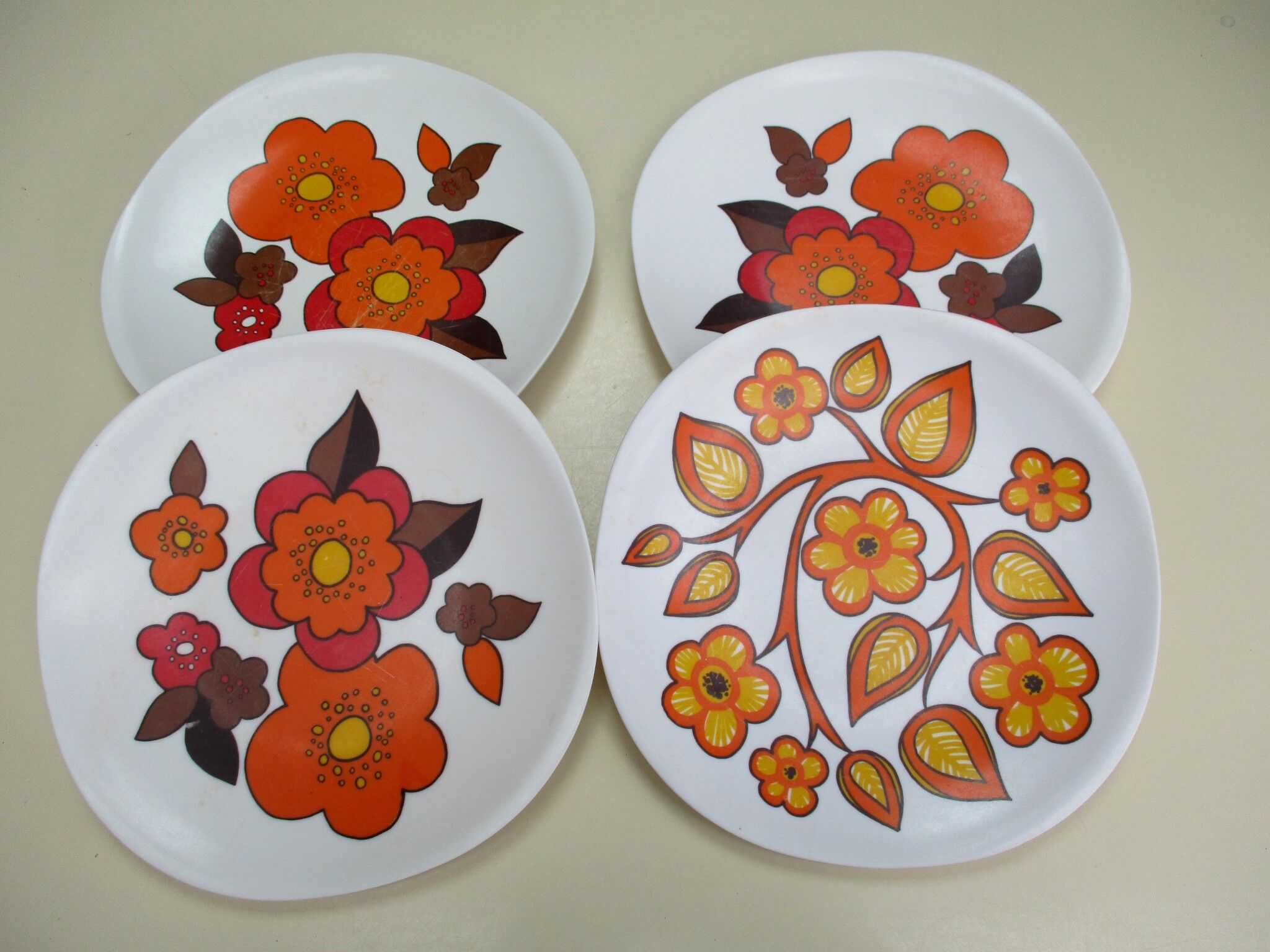 Assiettes vintage Voluform