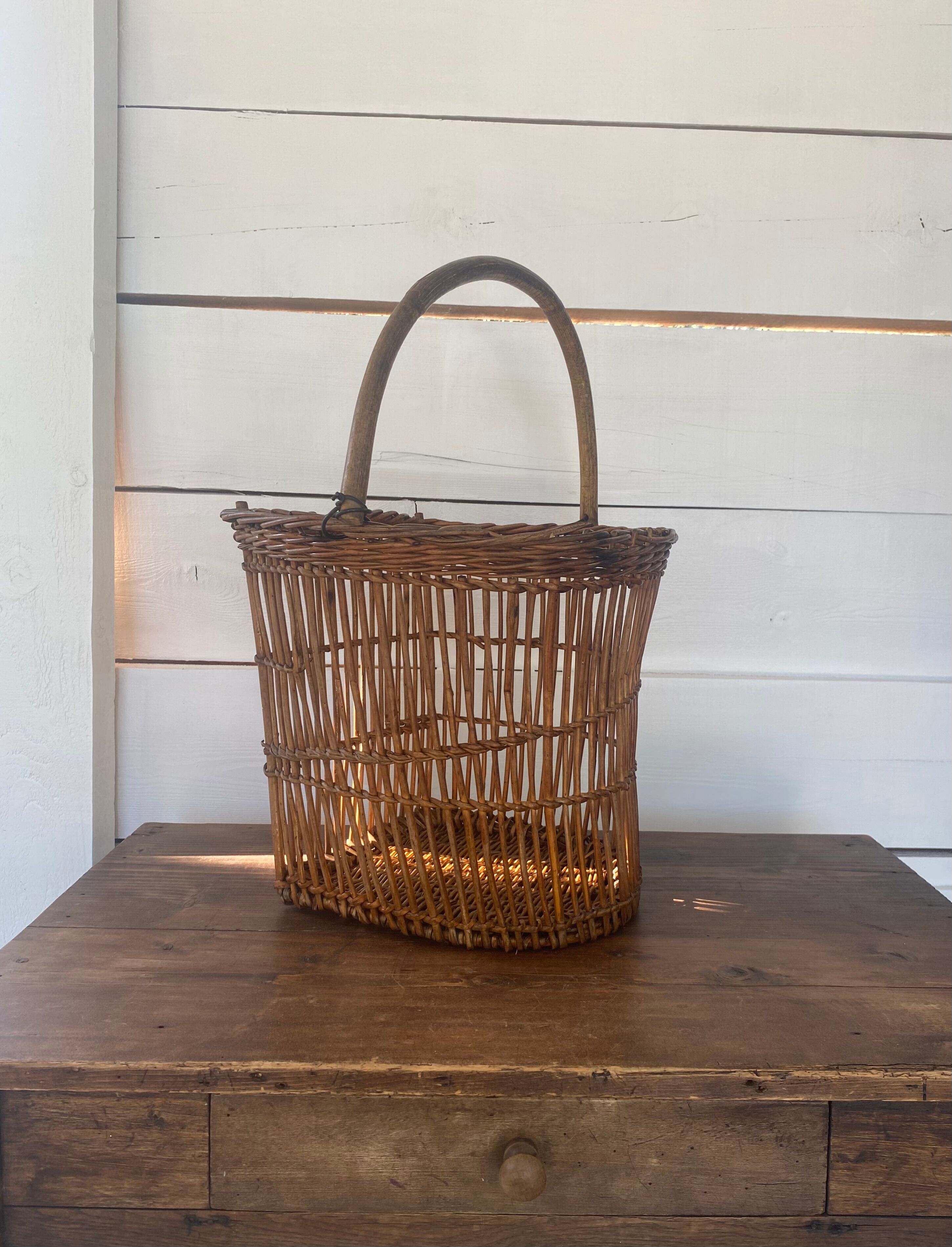 Winemaker's basket with handle