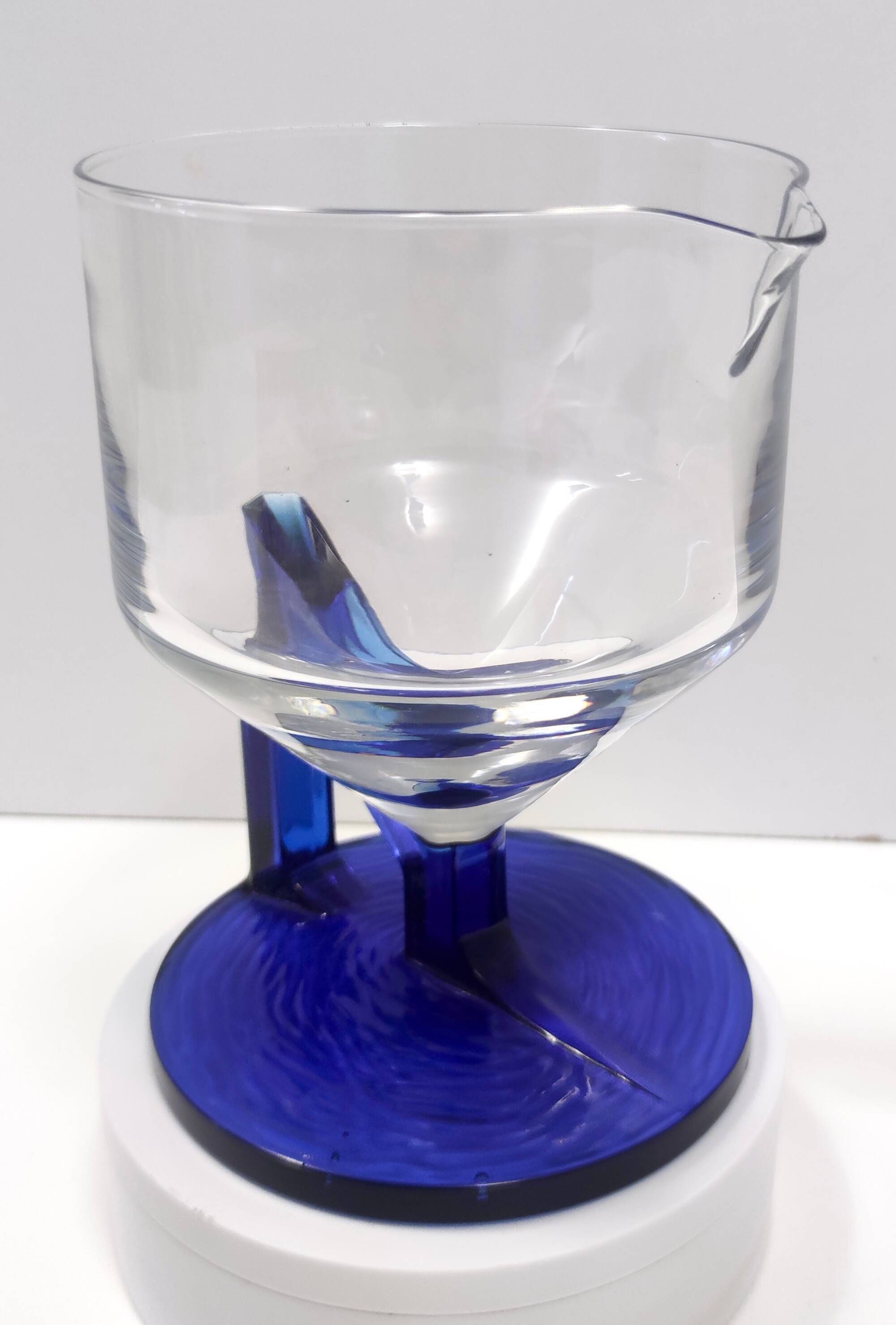 Pichet en verre transparent et bleu postmoderne, Italie
