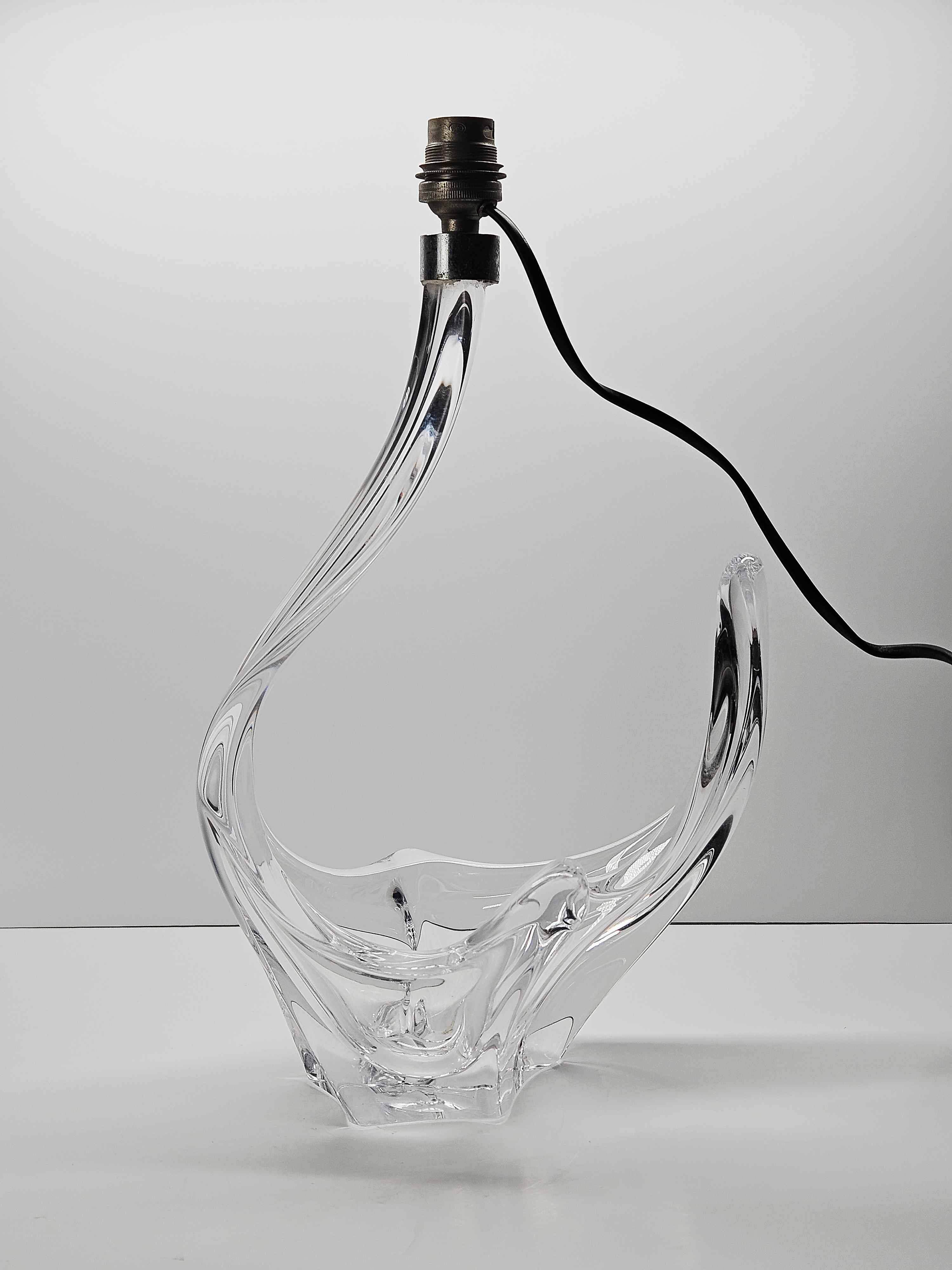 Swan lamp in Bayel crystal, French vintage elegance.