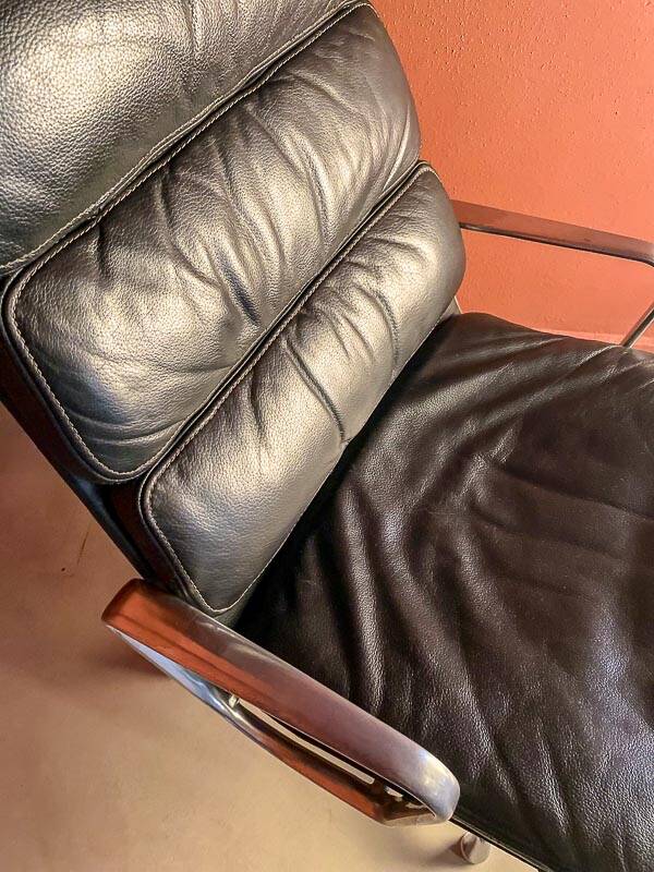 EA 216 armchair Herman Miller old edition