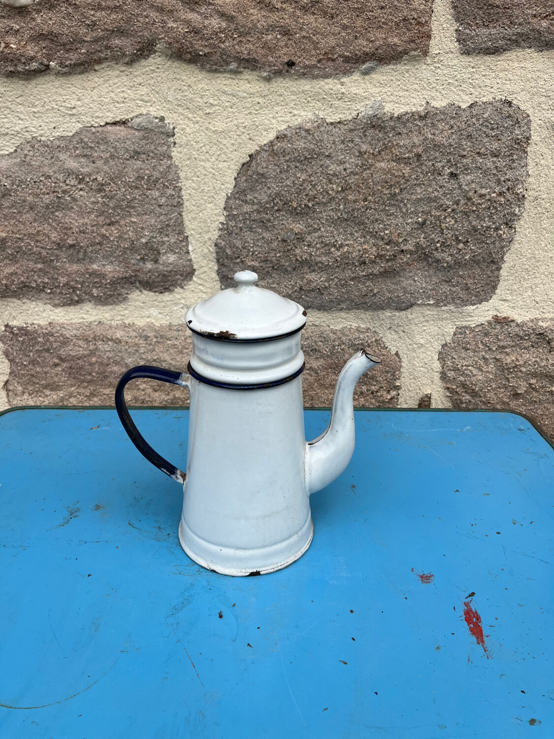 Enamelled coffee maker