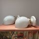 Paire d’appliques vintage en opaline blanche