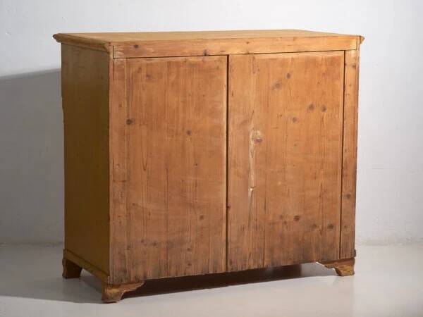 Large antique four-drawer chest (circa 1920)