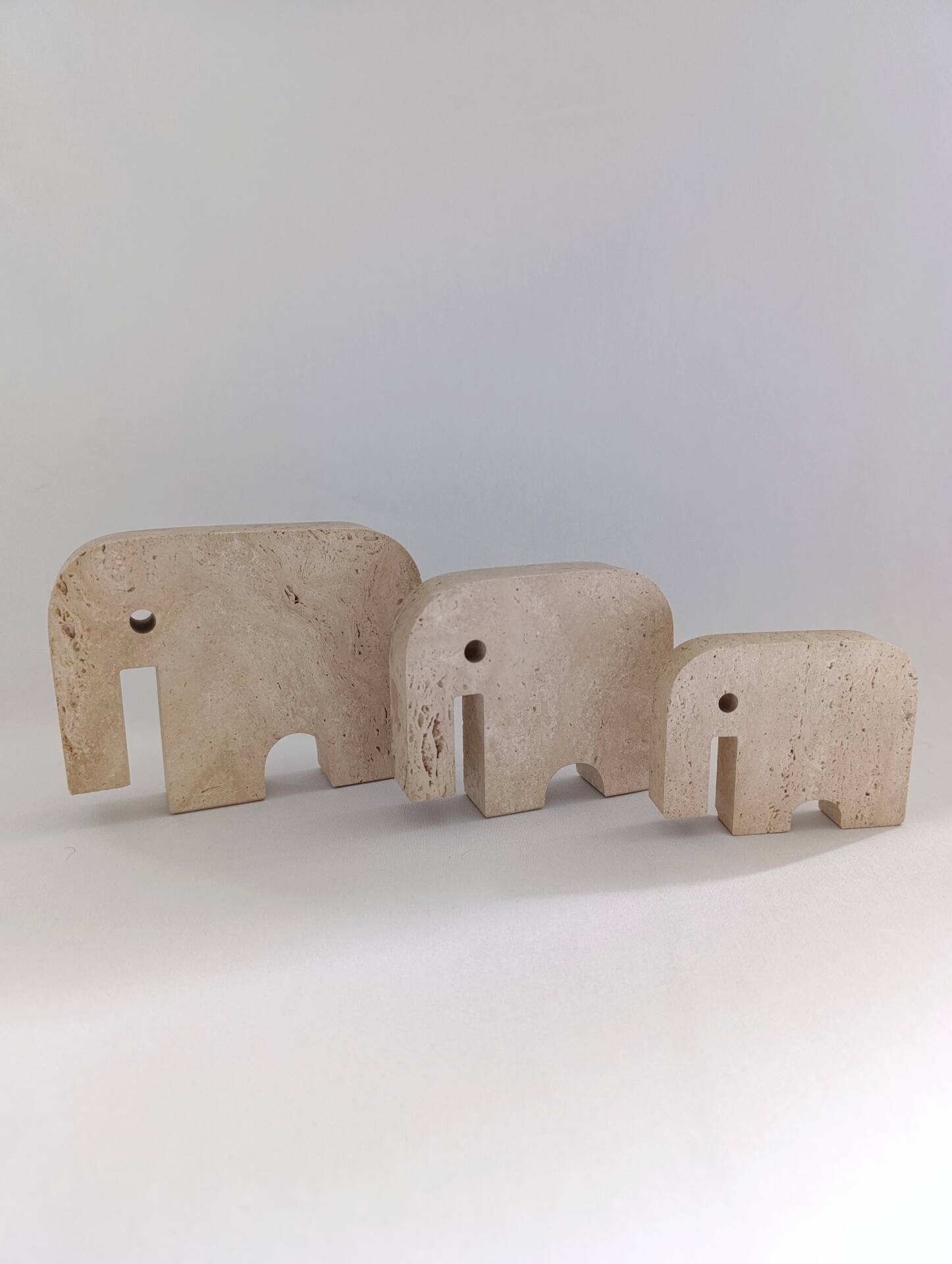 Set de 3 figurines éléphants en travertin Fratelli Mannelli