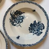 Set of 4 hollow plates, insect and fruit decorations, Manufacture Choisy le Roi, Terre de fer
